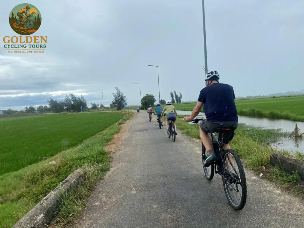 Hue Countryside Discovery: Thanh Toan Bridge & Chuon Lagoon Biking Tour